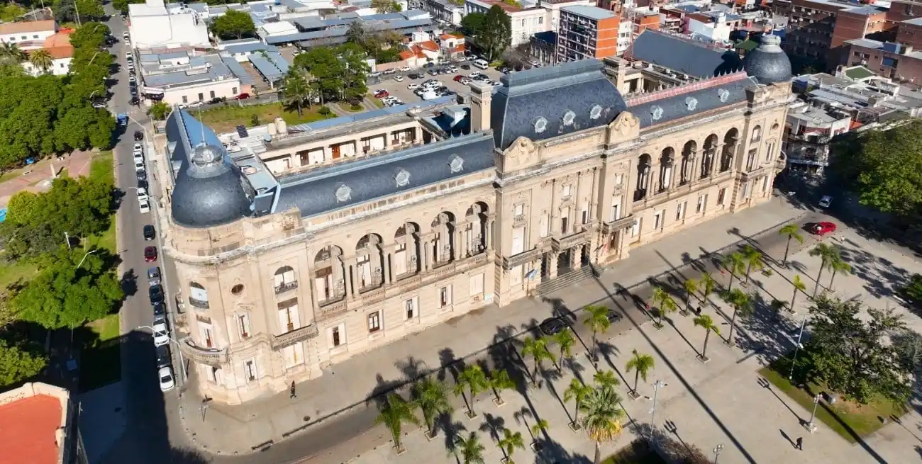 Pullaro firmó el decreto 0024 para completar la inscripción del predio de Casa Gris. Foto: Fernando Nicola