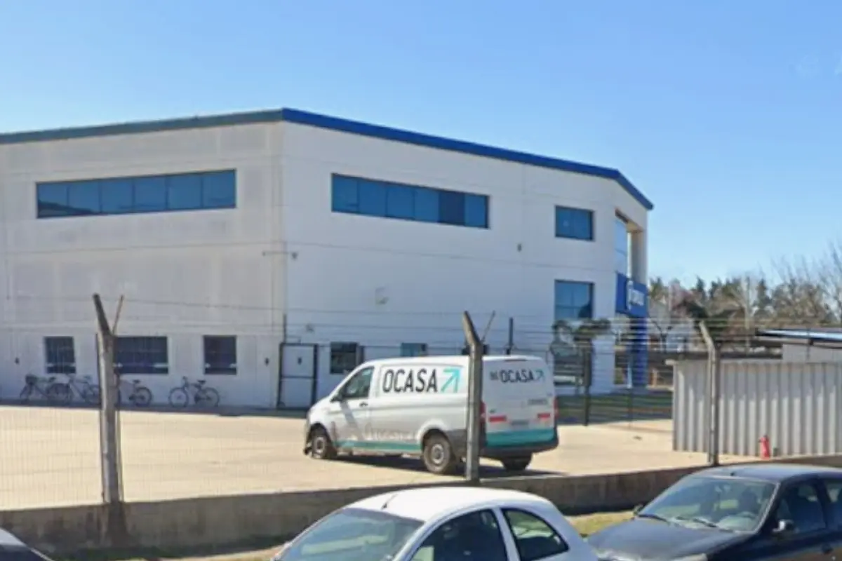 Demoraron a dos empleados de la empresa que envió el paquete sospechoso dirigido al titular local de DAIA