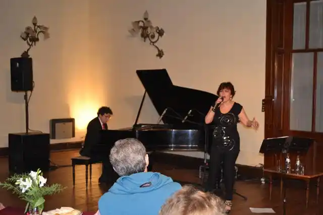 “Dos amigos” ofrecieron tango ante un Club Social repleto 