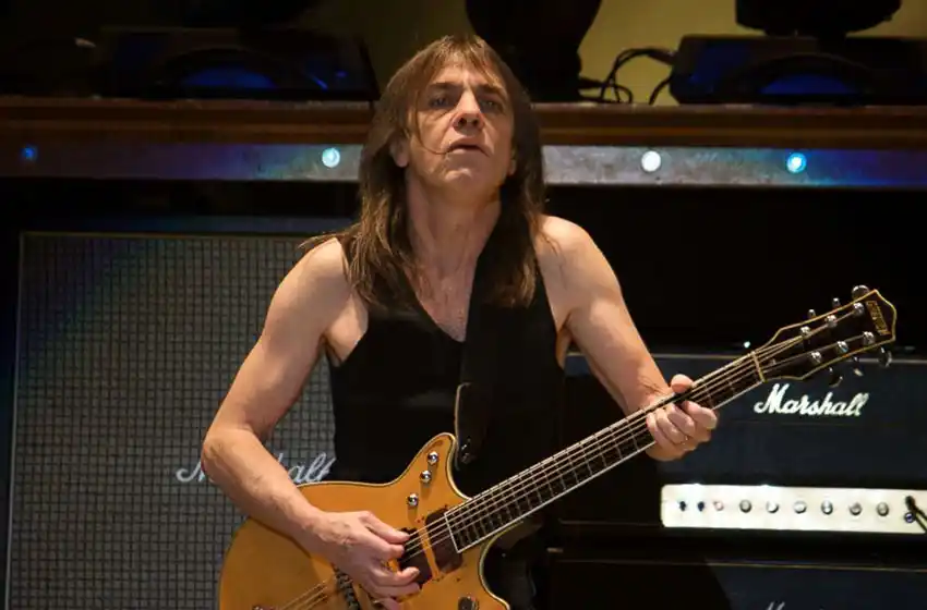 Murió el guitarrista de AC/DC