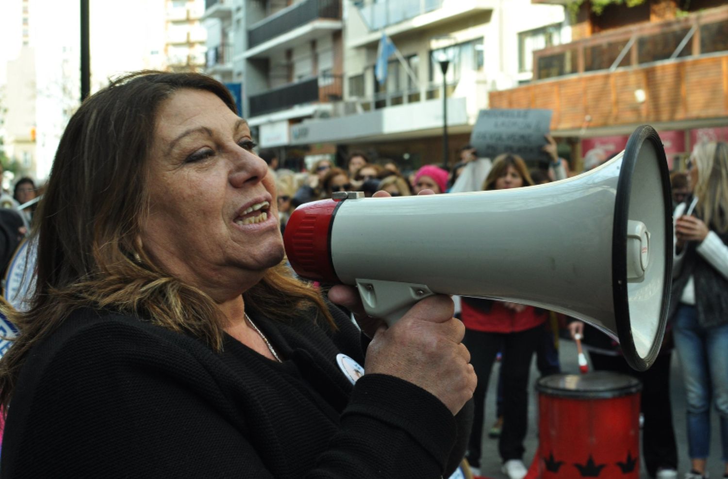 Docentes municipales: “lo único que hace es generar conflictos”