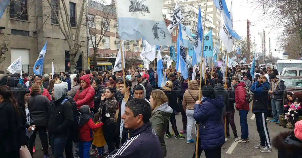Organizaciones sociales piden la emergencia alimentaria frente al Municipio