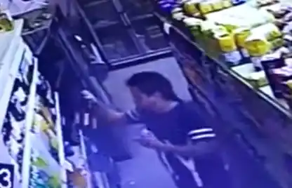 Video: entrerriano robó dos botellas de Fernet y regresó por más 
