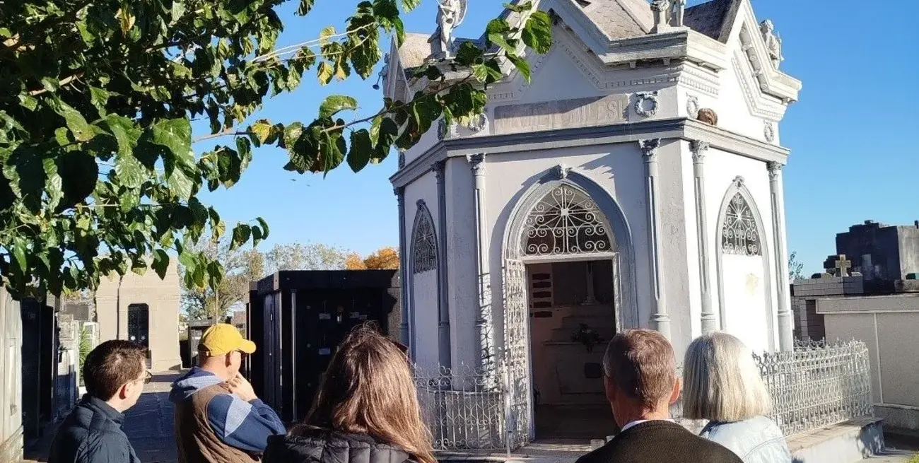 Humboldt suma visitas guiadas en su cementerio y lo proyecta como espacio patrimonial