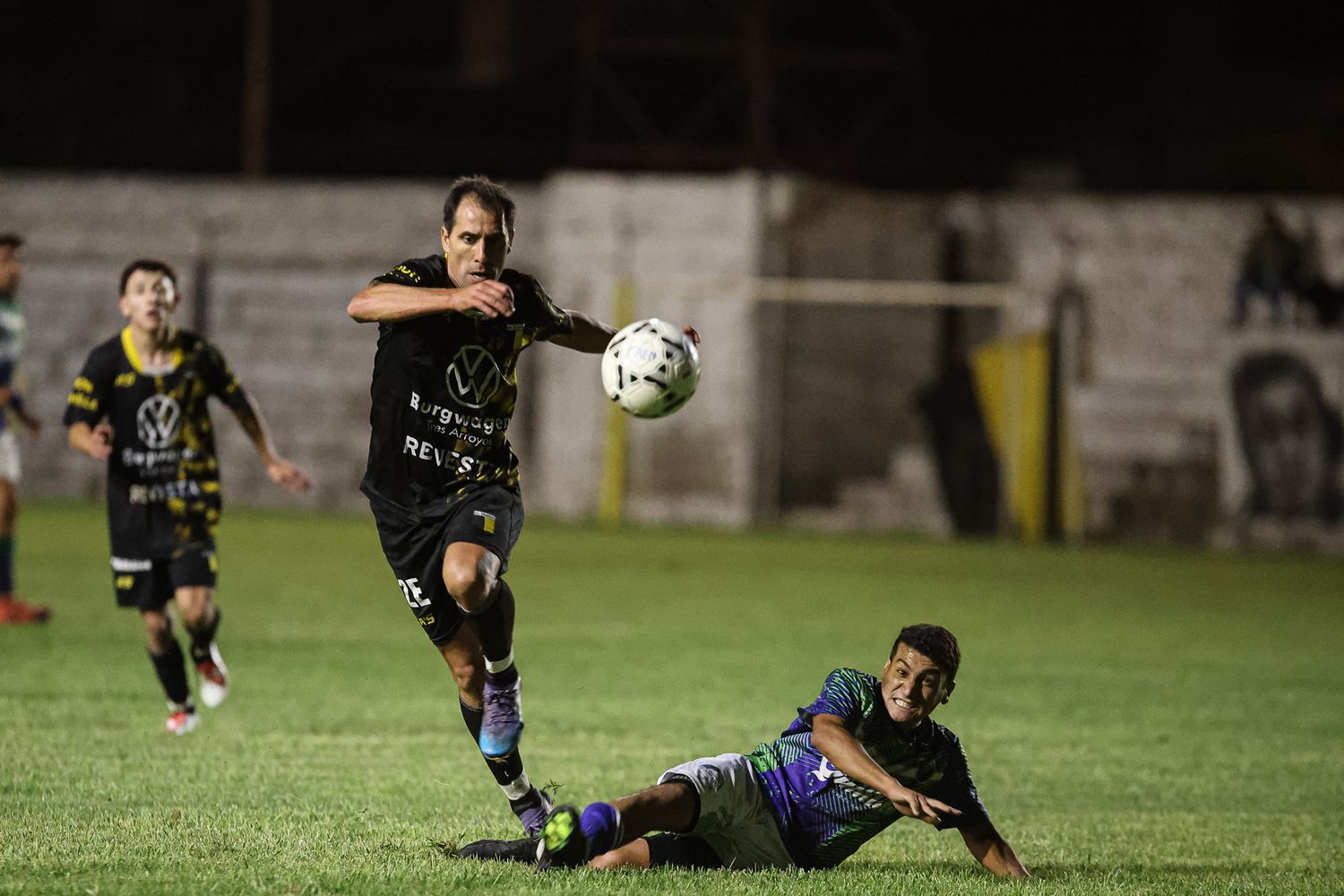 Villa y Olimpo abrieron la Aiello con un empate