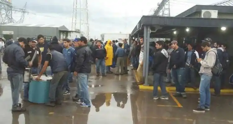 Entre los 2000 trabajadores despedidos de Atucha hay operarios de San Pedro