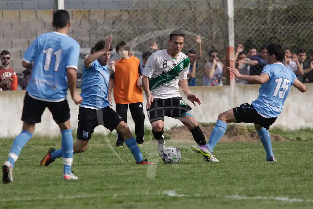 Fútbol local: Banfield estrenó el título con un empate
