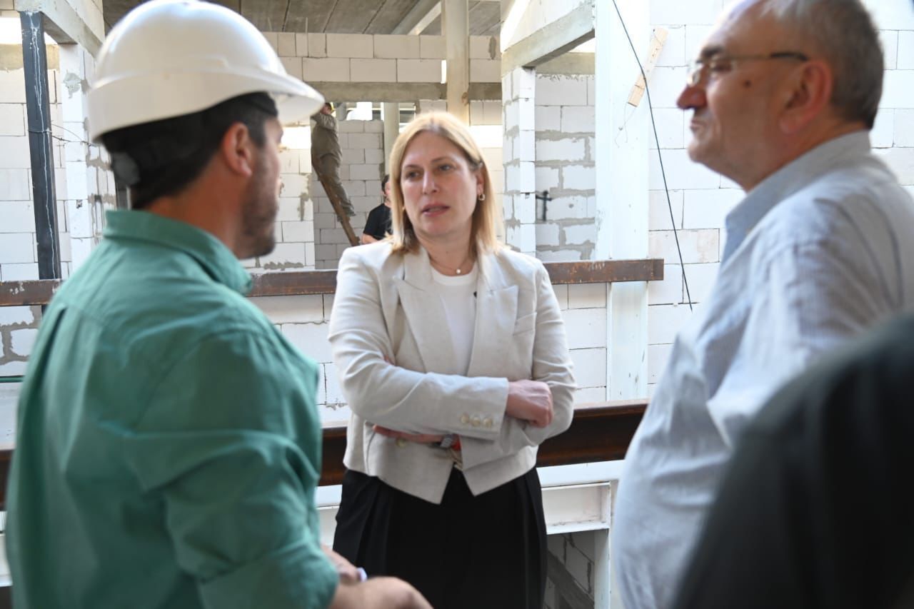 Gisela Scaglia recorrió la obra del Hospital "Almicar Gorosito", en la ciudad de Sunchales