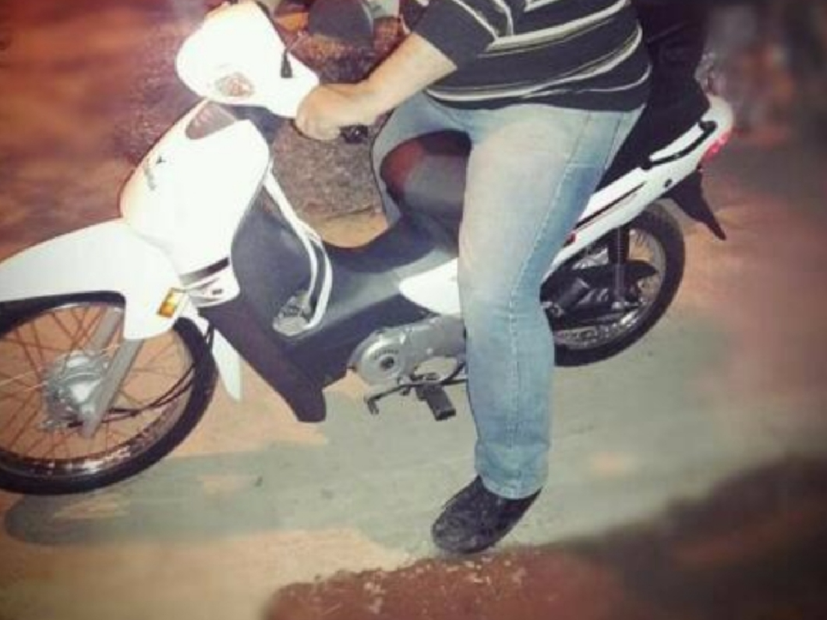 Ofrecen recompensa para recuperar su moto robada