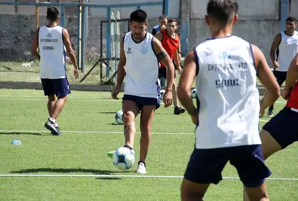 Juventud volvió a las prácticas y ya confirmó tres juegos amistosos