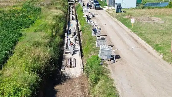 Avanza en la construcción del canal perimetral de desagües en Ramona, con fondos provinciales