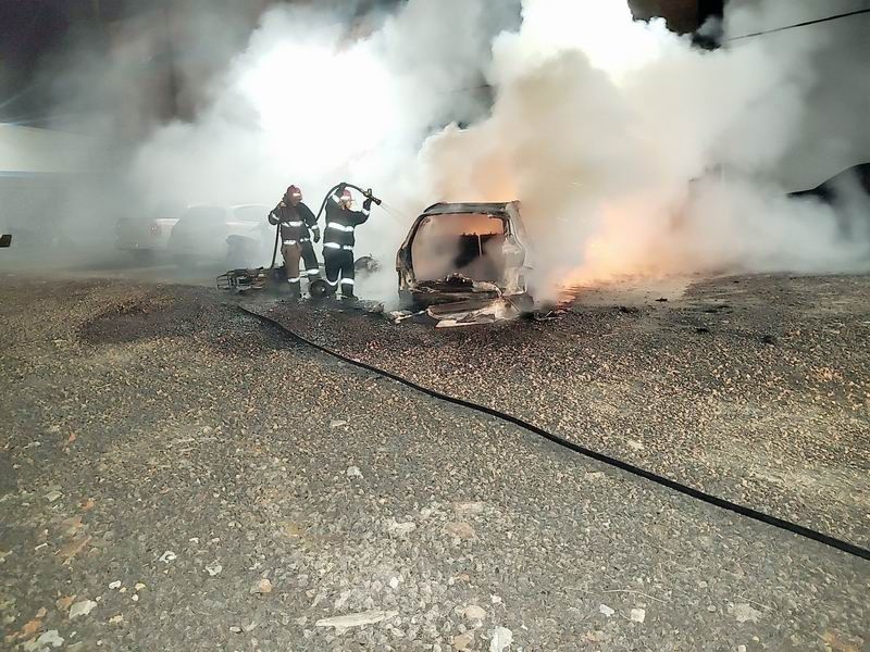 La pérdida de gas de una garrafa terminó con un herido 
por quemaduras y el incendio de un auto y cinco motos