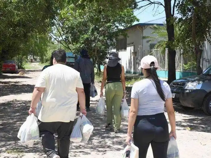 Comenzó la entrega de bolsas navideñas en capital