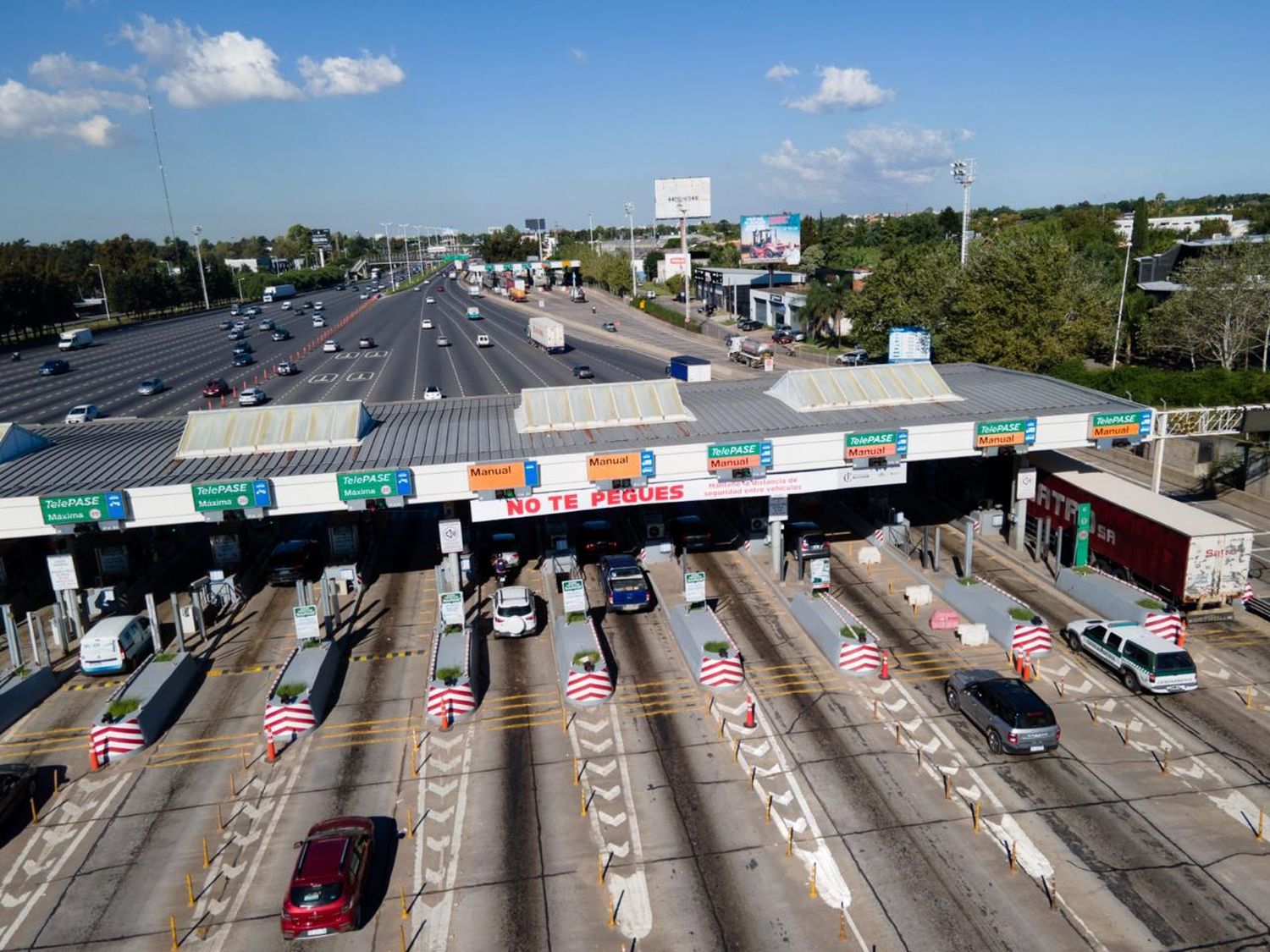 Vuelven a aumentar los peajes de Acceso Norte y Oeste y ya acumulan subas de hasta 130%: Cuánto cuesta la nueva tarifa