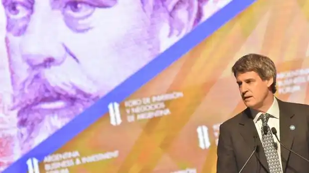 Alfonso Prat-Gay:"Toda la economía dejó de caer en el tercer trimestre"