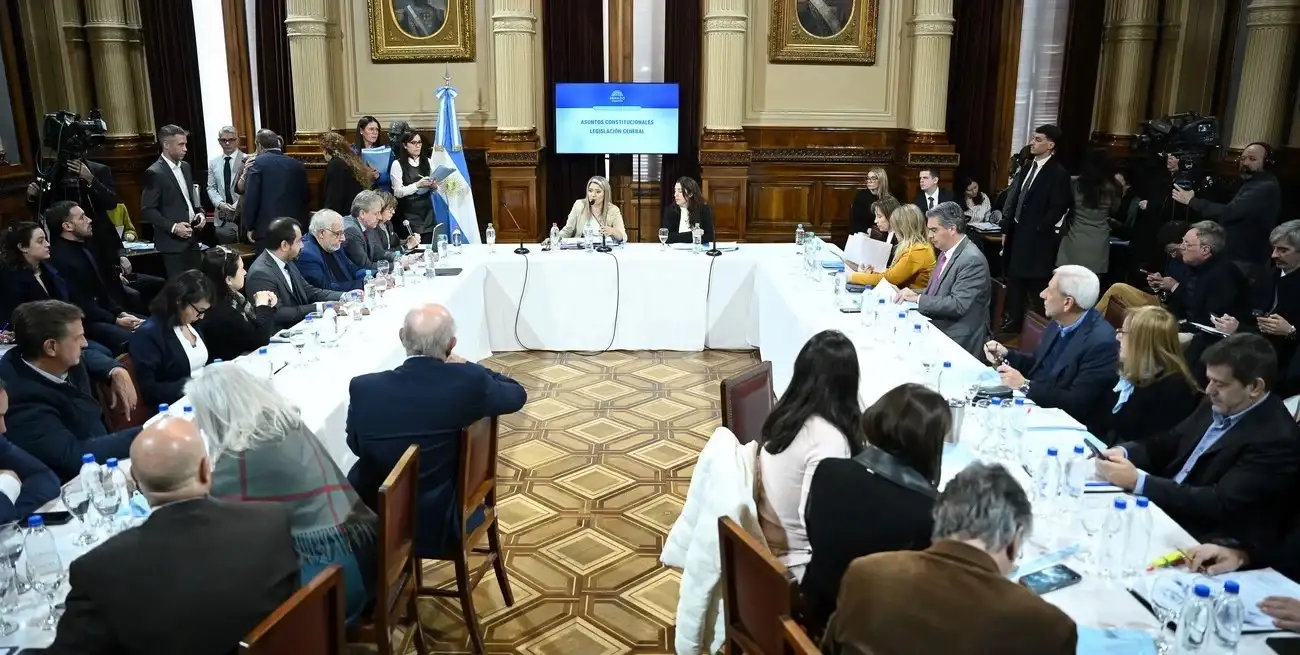 El proyecto de inviolabilidad de propiedad privada avanza al recinto tras ajustes en tierras y expropiaciones, con apoyo de oposición dialoguista. Foto: HCSN.