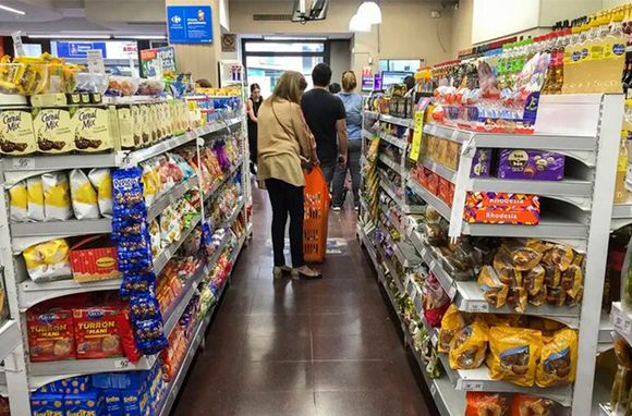 "Pese a la caída de las ventas y la recesión, los aumentos de los alimentos básicos continúan"