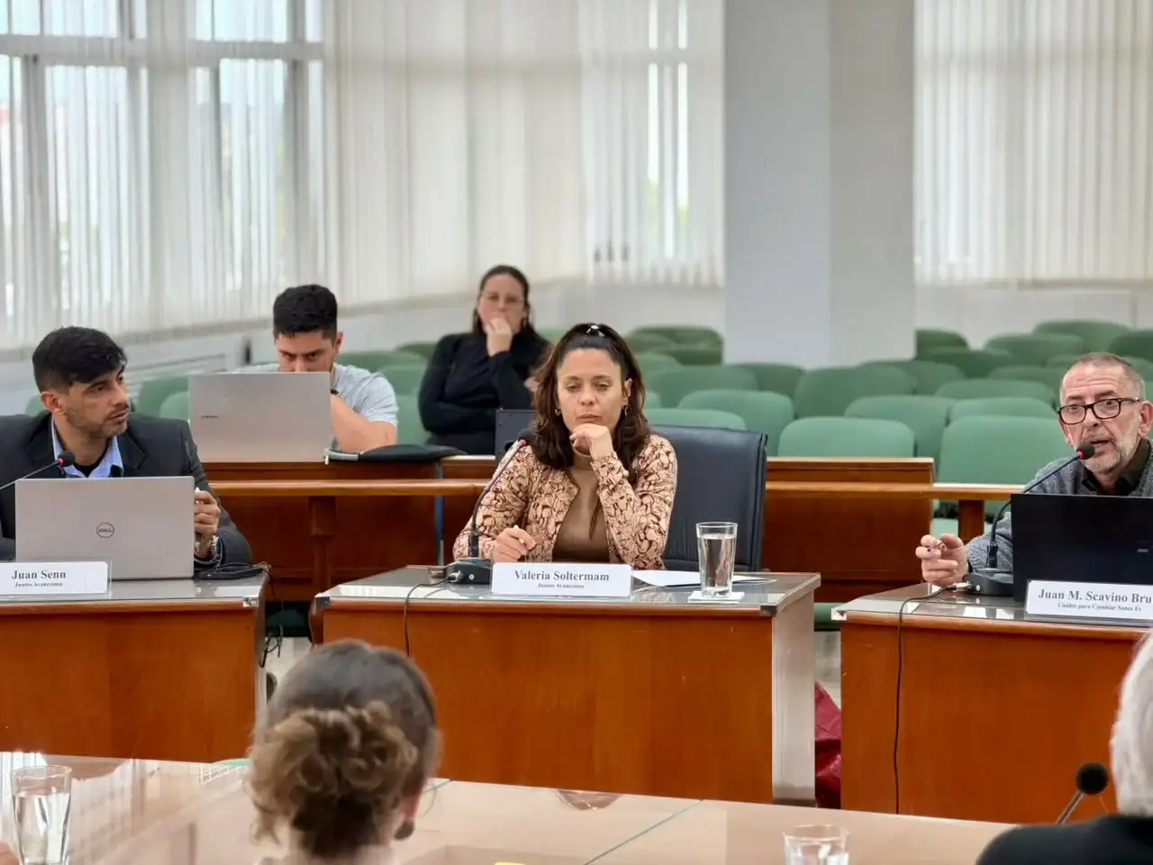 Silvina Bravino se reunió con los concejales para explicar modificaciones del presupuesto 2026 - 2