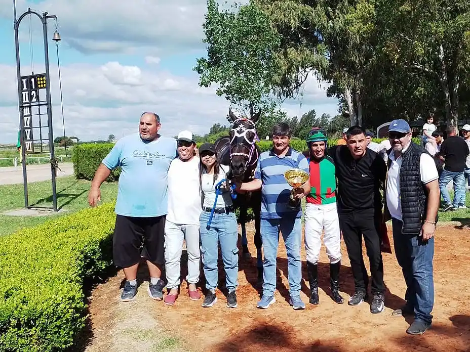 Turf: Mantecosa se impuso en el Gran Premio “Gury” Cáceres