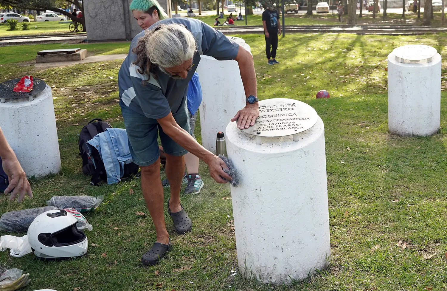 Paseo de la Memoria. Ayer trabajaron para acondicionar el sector