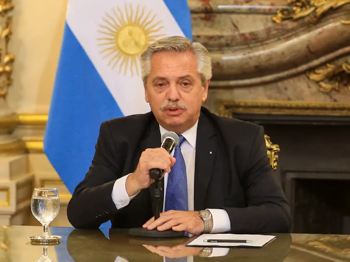Alberto Fernández deberá hacer reposo y retomar "en forma paulatina" con su agenda de actividades