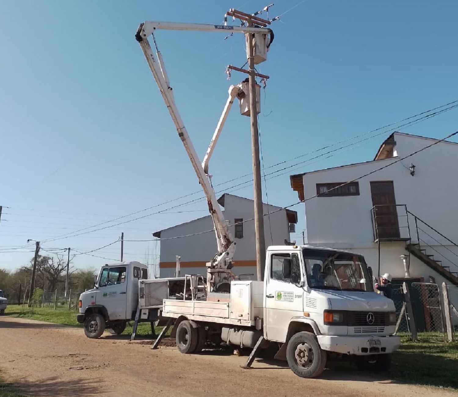 La Cooperativa Eléctrica realiza obras para mejorar la calidad del servicio en Pueblo Belgrano