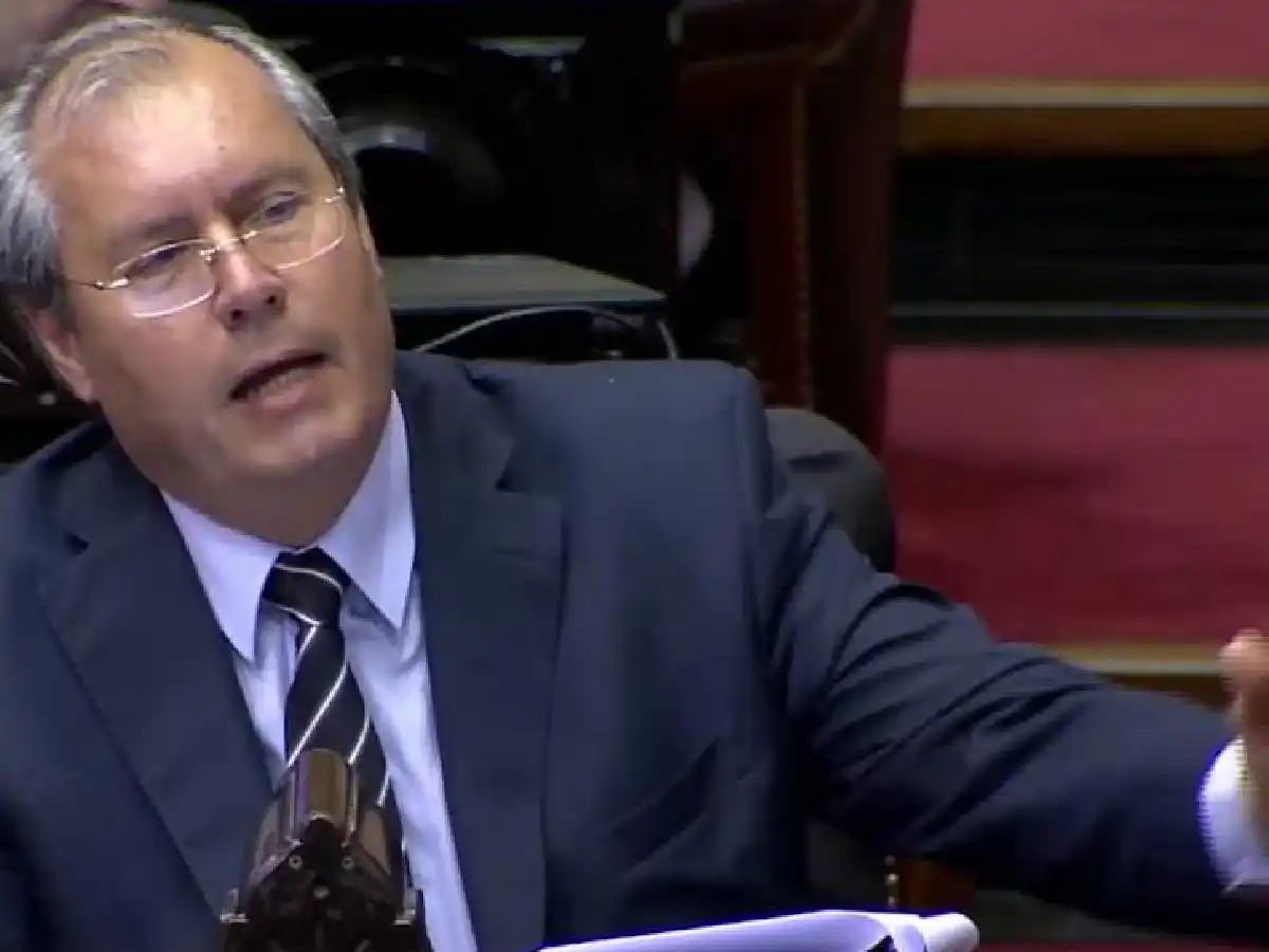 El presidente Mauricio Macri decretó 48 horas de duelo nacional por la muerte del diputado Héctor Olivares