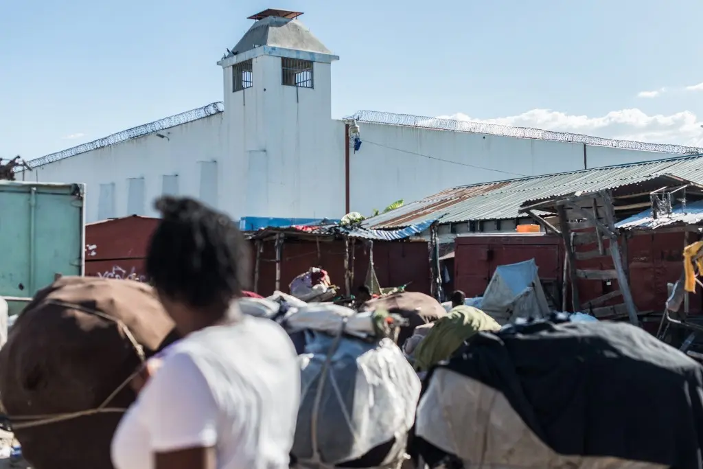 25 muertos y 400 presos escapados deja fuga masiva en Haití