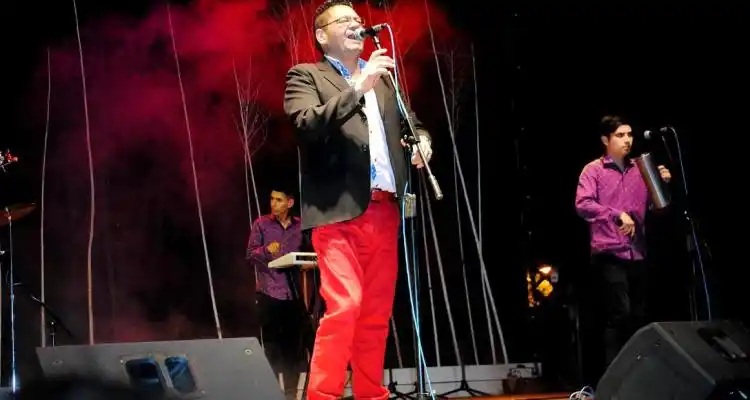 Fiesta del Durazno: confirmaron horario de actuación de los artistas y colectivos gratuitos para llegar a Gobernador Castro