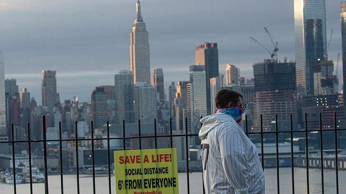Récord mundial de casos de covid en Estados Unidos con más de1 millón de infectados en un día