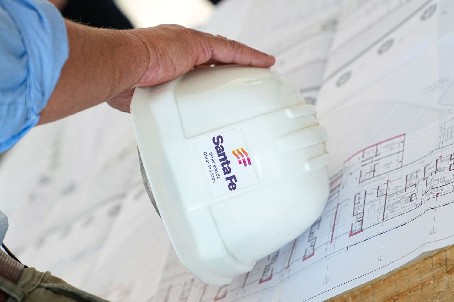 Entre diciembre de 2023 y noviembre de 2025, el empleo en la construcción cayó 8,8 % a nivel nacional, mientras que en Santa Fe creció 2,9 %, según el Observatorio Laboral provincial.