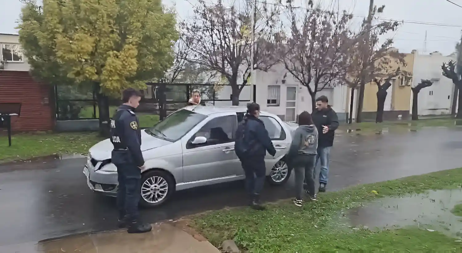 La joven se presentó en un domicilio del barrio Villa Igoillo.
