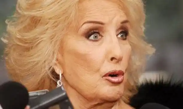 Scioli llamó al programa de Mirtha y se generó un tenso momento 