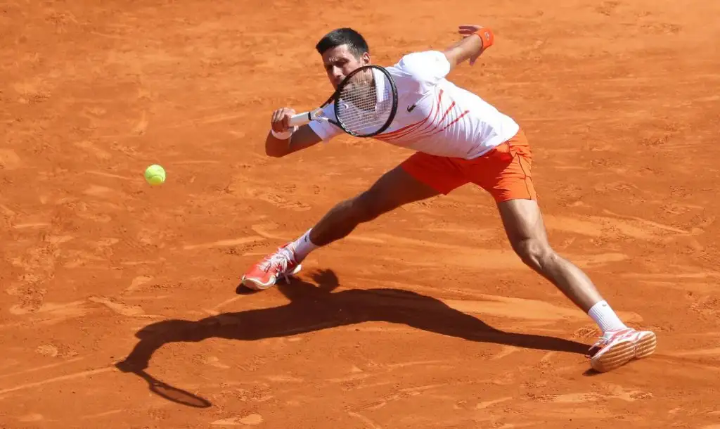 Djokovic “patinó” ante Medvedev en cuartos 