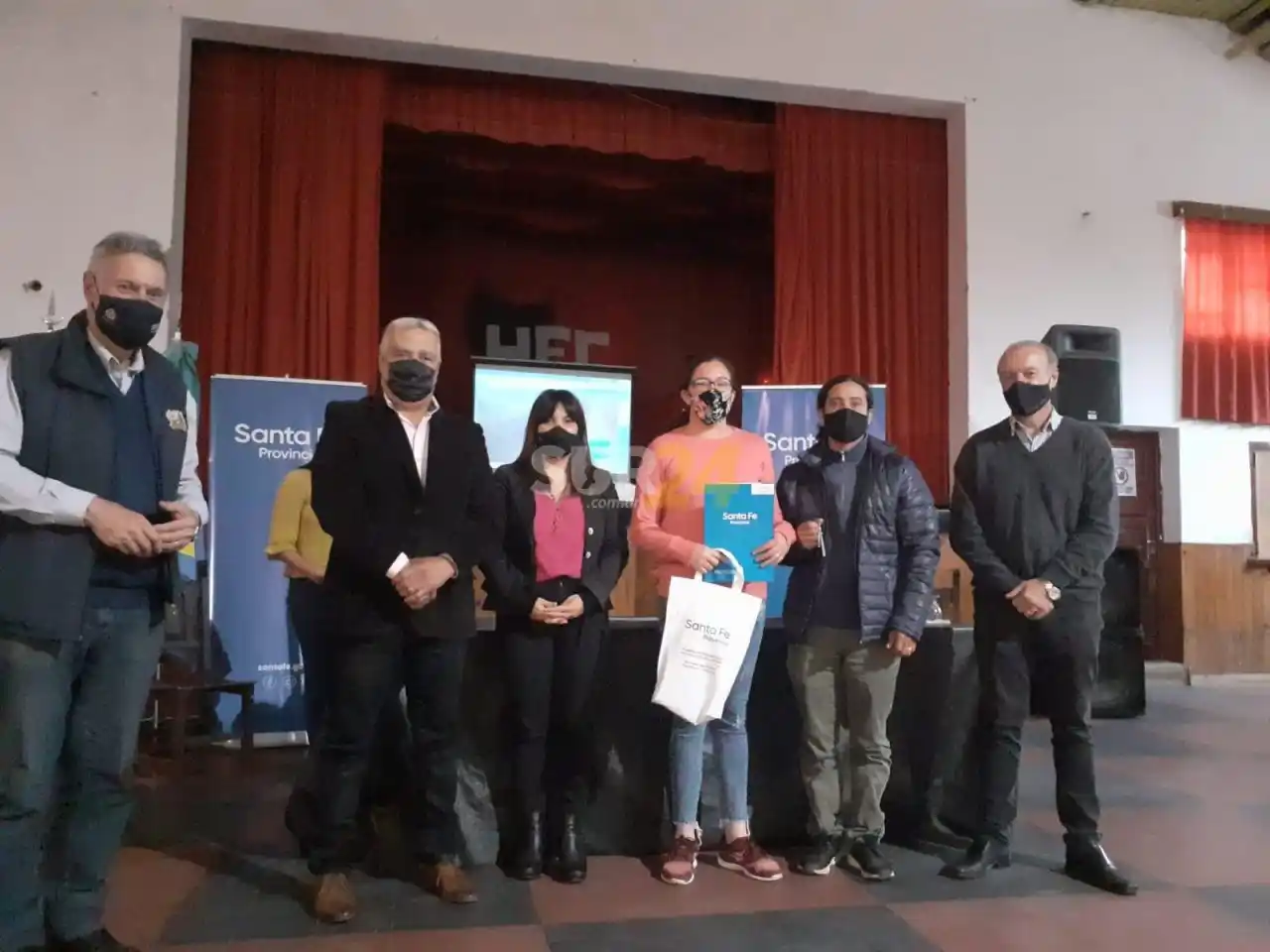 La Provincia entregó 19 viviendas en Rufino y Diego de Alvear 