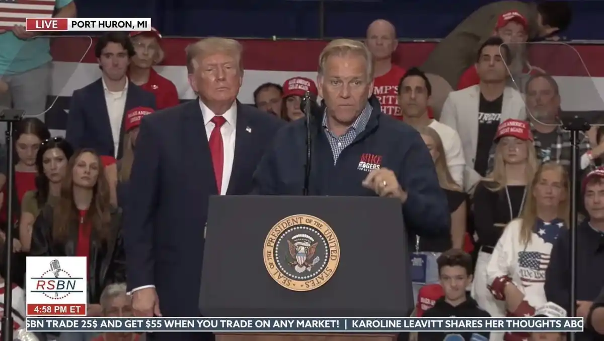 Donald Trump pide apoyo para Mike Rogers en Michigan durante un acto de campaña