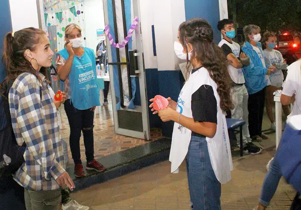 Noche de las vacunas. Al ritmo del carnaval