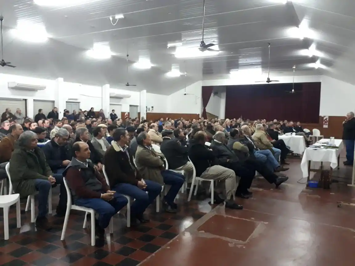 Ley de Agroquímicos: Se realizó una asamblea de productores en Crespo