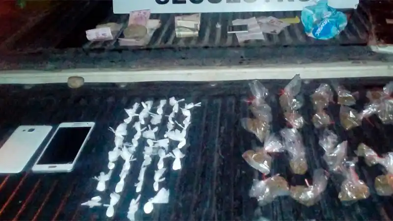 Detuvieron en Viale a un hombre de 30 años al que le secuestraron envoltorios de marihuana y cocaína