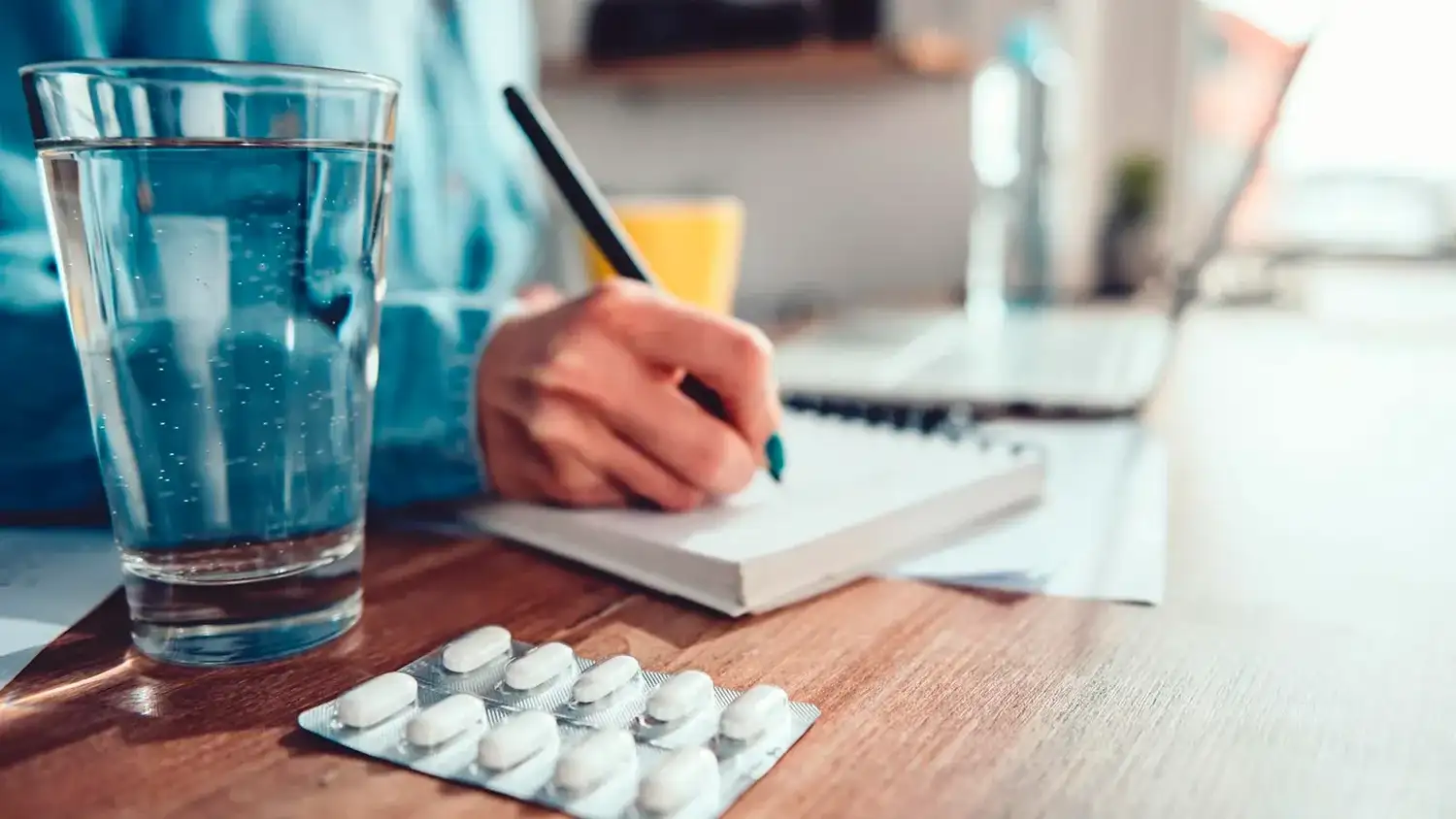 Advierten por el creciente abuso de pastillas entre universitarios y emprendedores para "rendir más"
