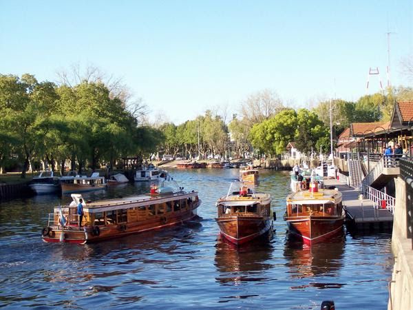 Zamora presentó un amparo pidiendo el subsidio del transporte fluvial del Delta