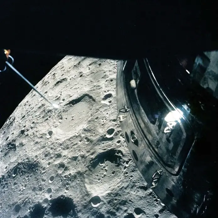 Los astronautas cruzaron el lado oculto de la Luna y comenzaron el camino de retorno a la Tierra