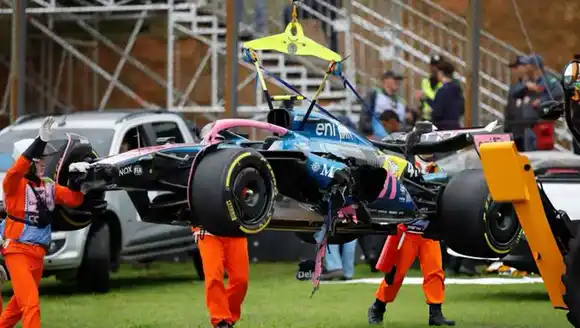 Fuerte golpe del pilarense Colapinto en el GP de Brasil: chocó en la sprint y Alpine trabaja contrarreloj para repararlo