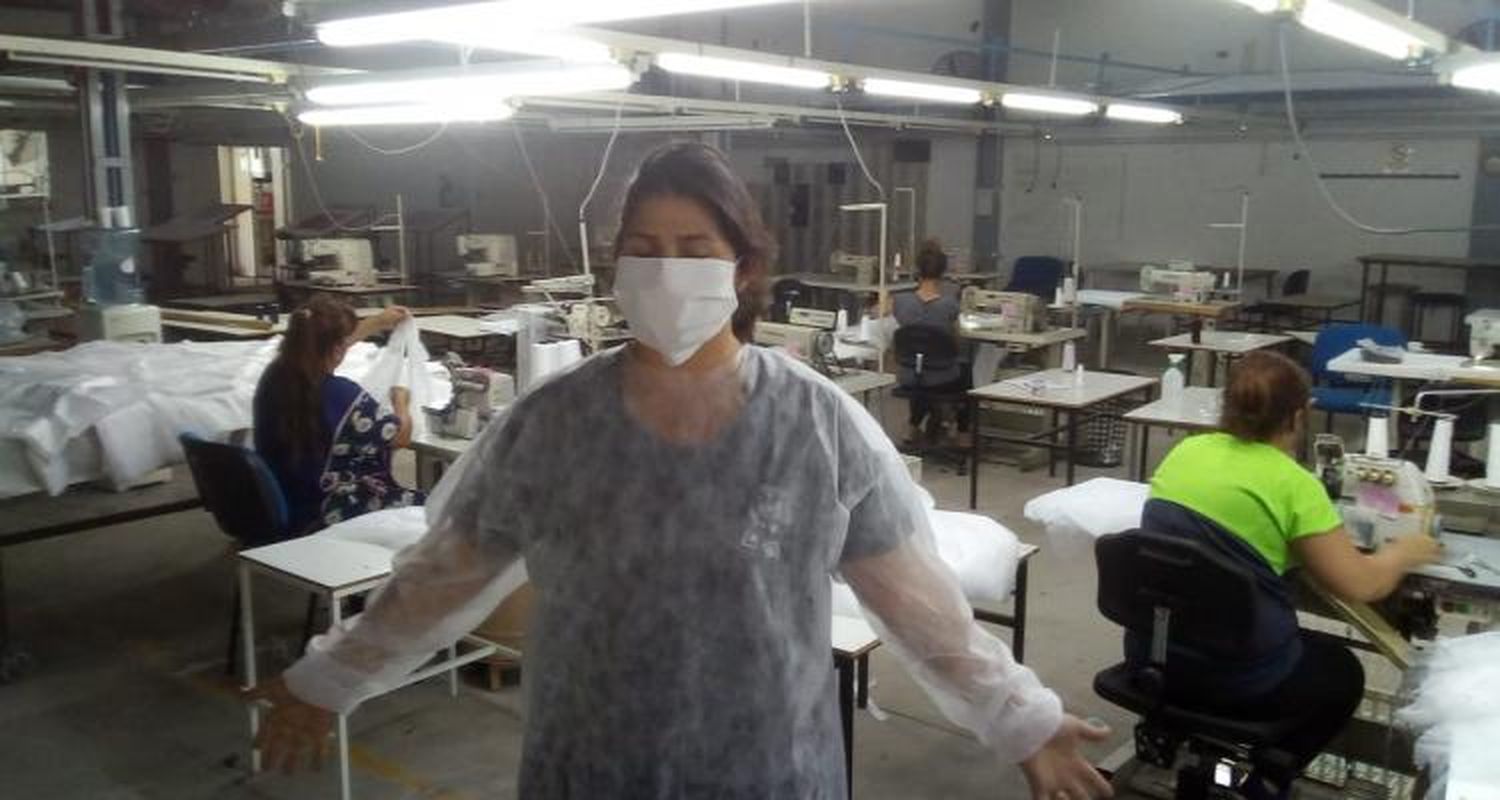 Coronavirus: Fabricación local de barbijos, camisolines y cubre calzados
