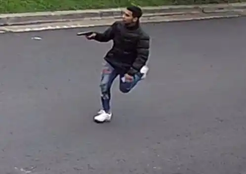 La Matanza: balearon a una mujer de 66 años para robarle el auto y los vecinos marchan para reclamar seguridad