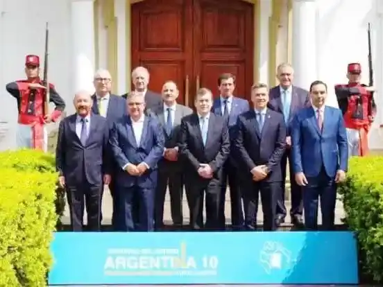 Gobernadores del Norte Grande 
se reunirán en Misiones en agosto