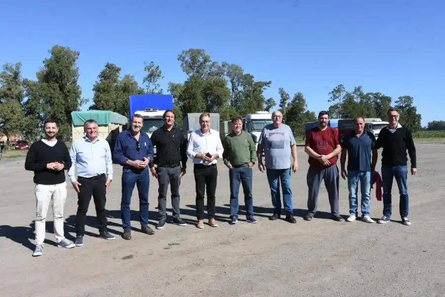 Luis Castellano con transportistas: se implementan mejoras para el estacionamiento de camiones