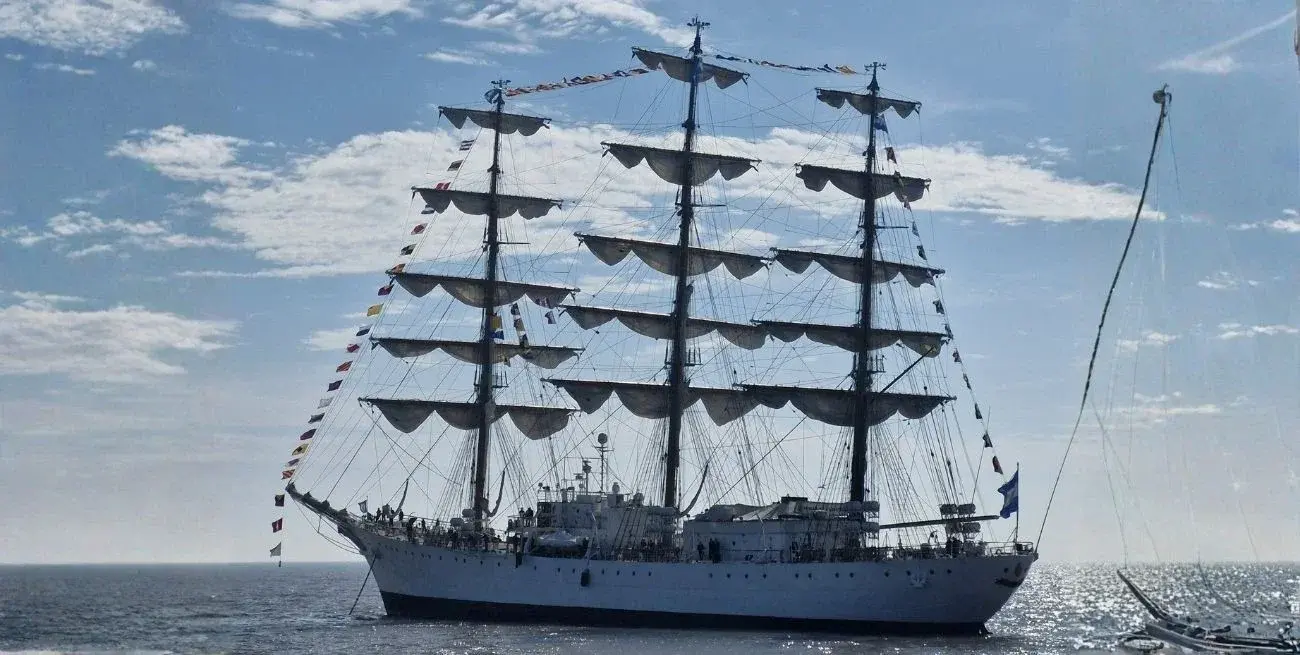 La Fragata Libertad regresó a Buenos Aires tras finalizar su 54 viaje de instrucción