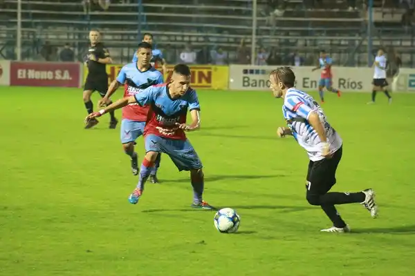 Juventud no pudo con Brown de Adrogué