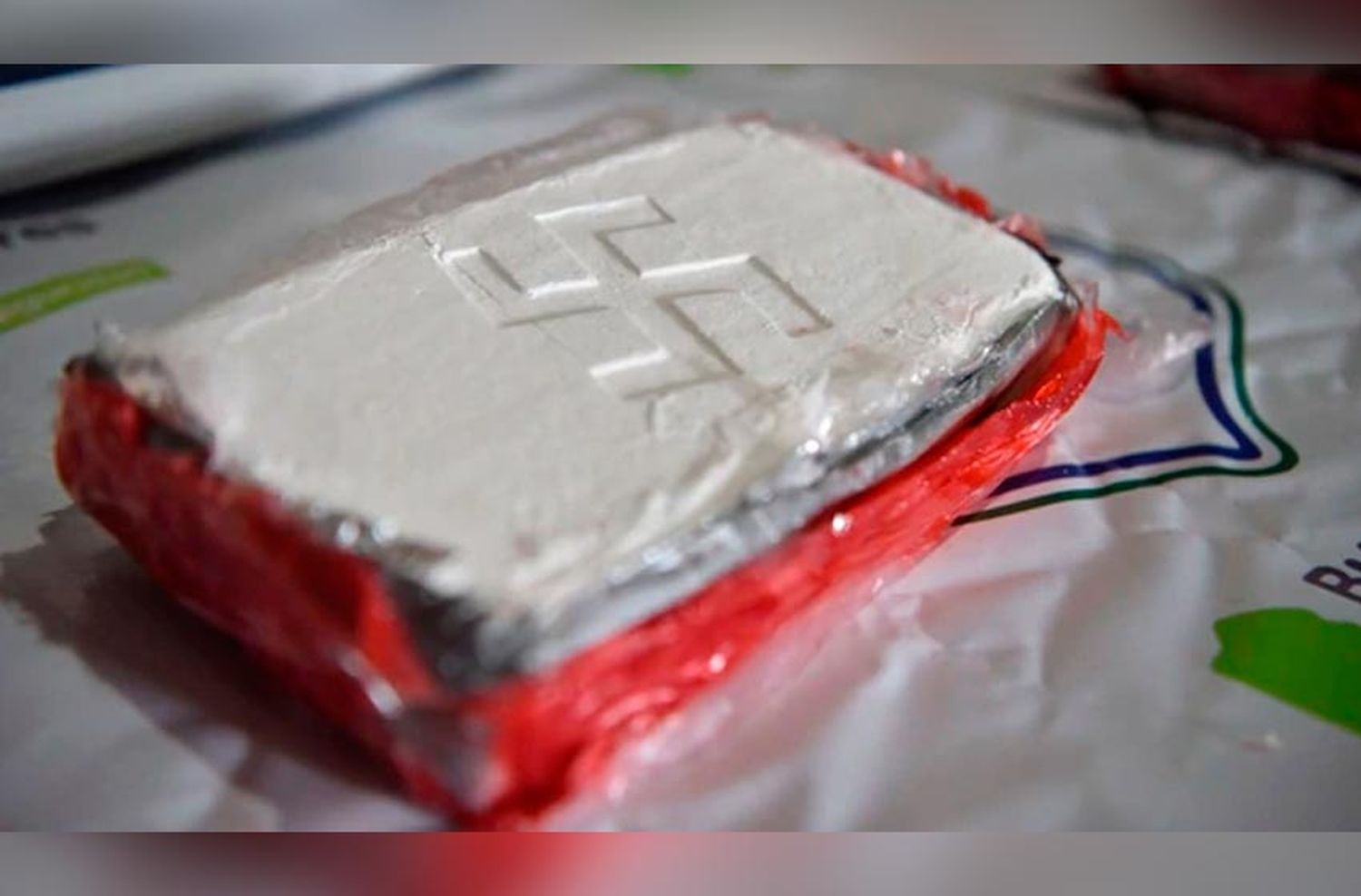Código narco: qué significan los misteriosos sellos de los paquetes de cocaína